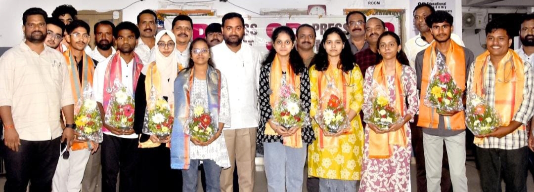 రాష్ట్రంలోని ప్రతిష్టాత్మక మెడికల్ కళాశాలలో చోటు దక్కించుకున్న నిజామాబాద్ ఎస్ ఆర్ కళాశాల విద్యార్థులు