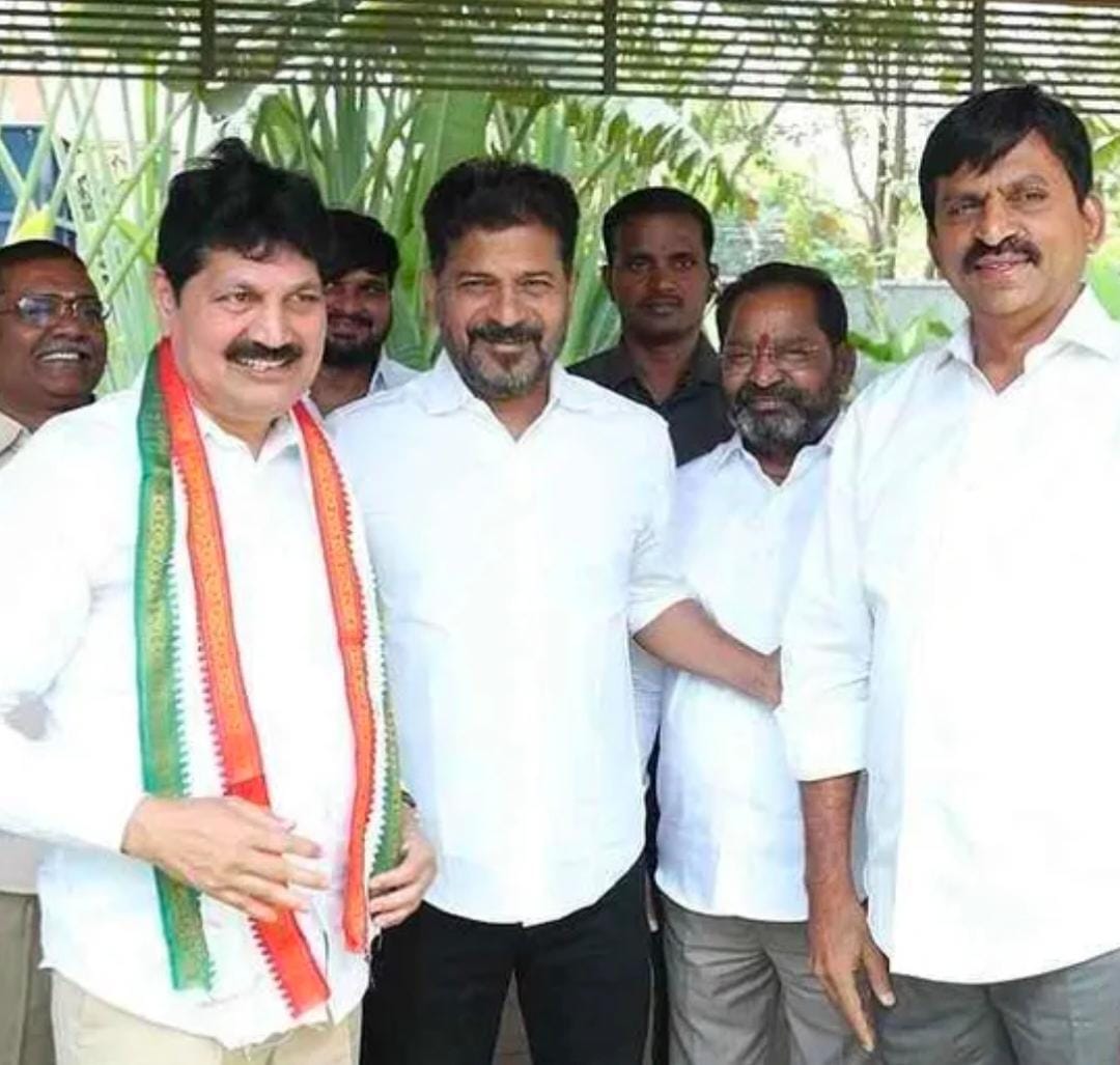 కాంగ్రెస్&zwnj;లో చేరిన భద్రాచలం ఎమ్మెల్యే