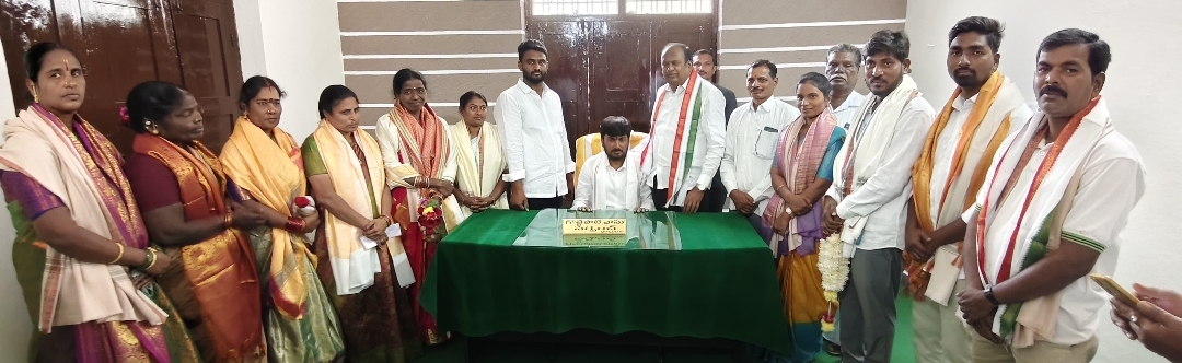 ధర్మారం (బి)లో నూతనంగా విజయం సాధించిన కాంగ్రెస్ అభ్యర్థి సర్పంచ్  ప్రమాణ స్వీకారం