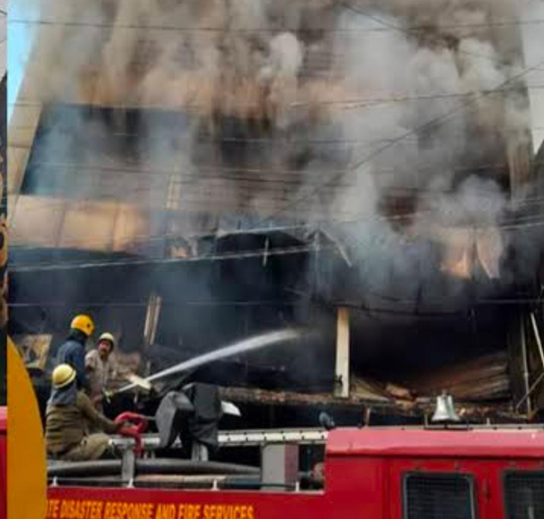 కామారెడ్డి జిల్లా కేంద్రంలో భారీ అగ్ని ప్రమాదం