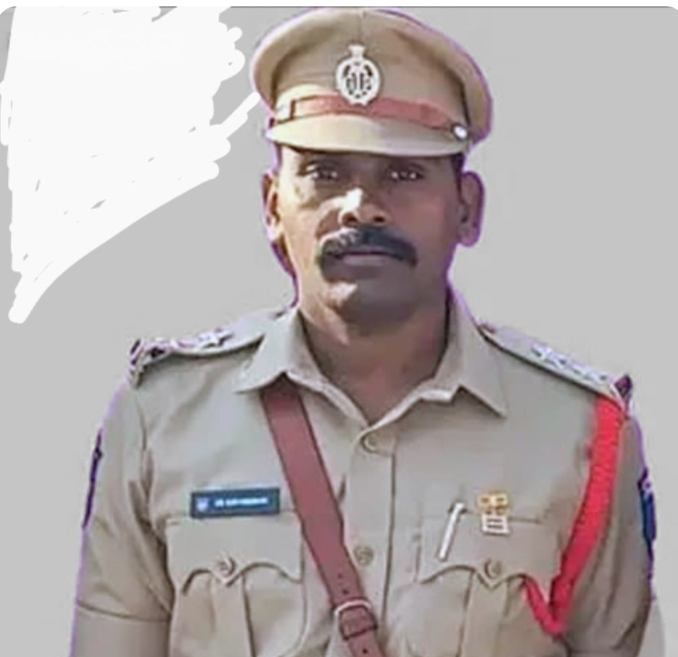 బాలానగర్&zwnj; ఎస్సై లక్ష్మీనారాయణపై సస్పెన్షన్&zwnj; వేటు