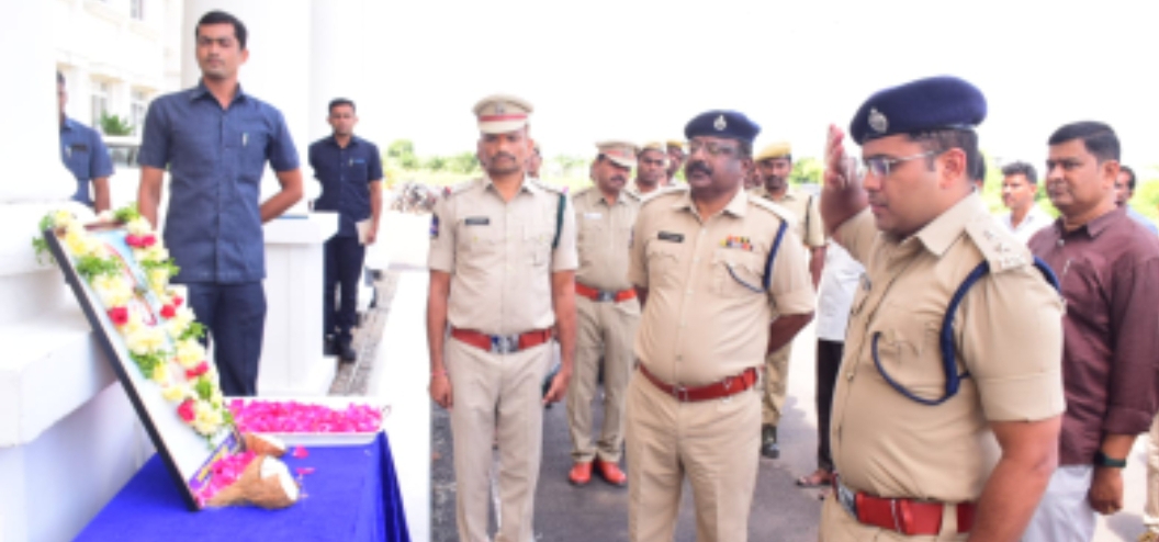తెలుగు సాహిత్యానికి ప్రజాకవి కాళోజీ చేసిన సేవలు చిరస్మరణీయం : జిల్లా ఎస్పీ మహేష్ బి.గితే