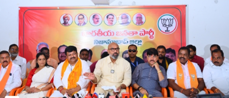 ధాన్యం కొనుగోలు సేకరణ సెంటర్లలో అడుగడుగునా లోపాలు