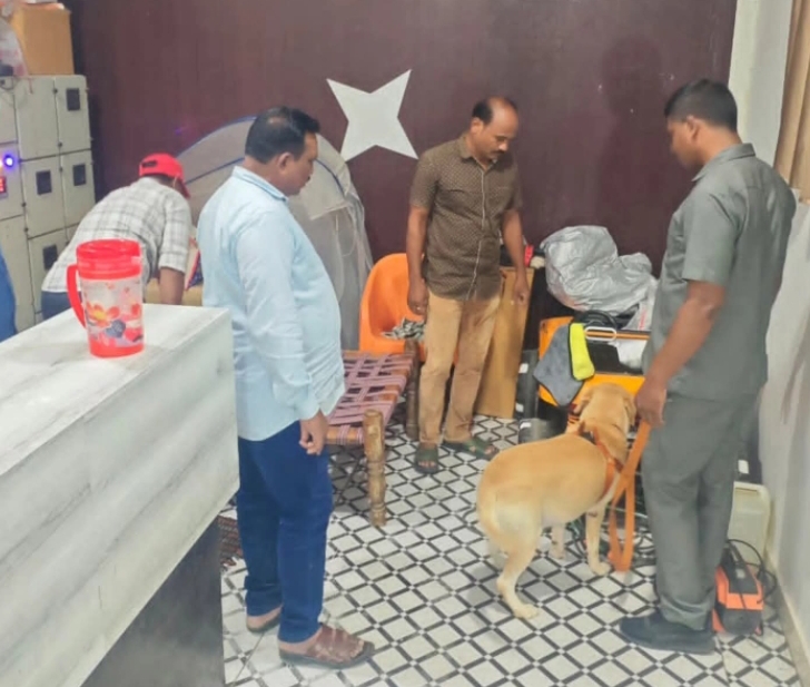 సిరిసిల్ల పట్టణ పరిధిలోని పాన్ షాప్, లాడ్జీ లలో పోలీసు నార్కోటిక్ జాగిలాలతో ఆకస్మిక తనిఖీలు