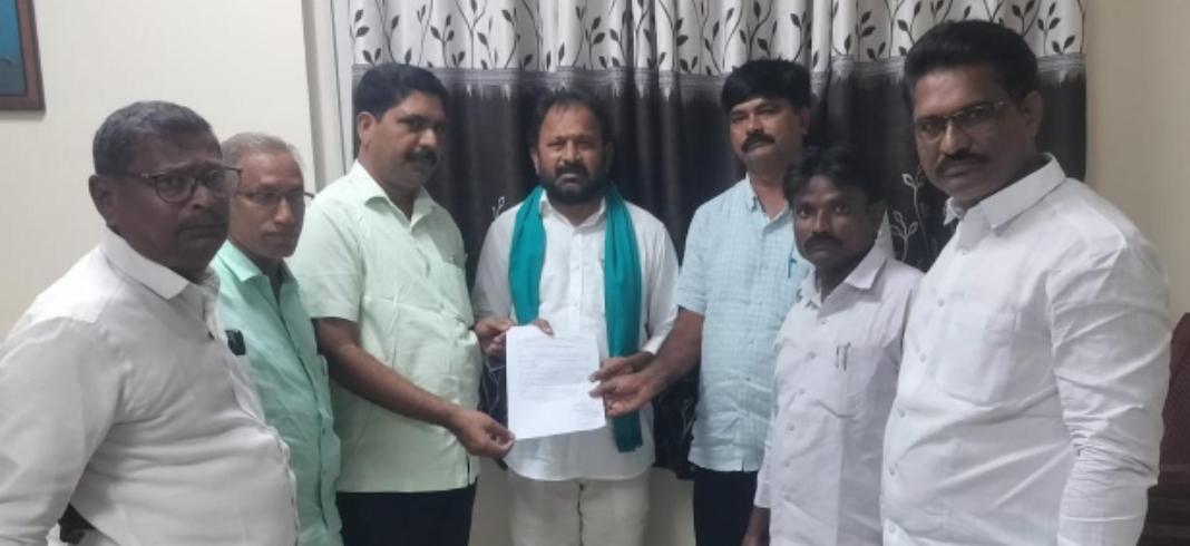 వైరా ప్రభుత్వ జూనియర్ కళాశాల సమస్యలు పరిష్కరించాలి : సిపిఐ(ఎం) వైరా డివిజన్ కార్యదర్శి భూక్యా వీరభద్రం