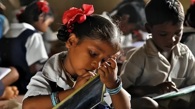 ప్రభుత్వ పాఠశాలలో లక్ష దాటిన అడ్మిషన్లు