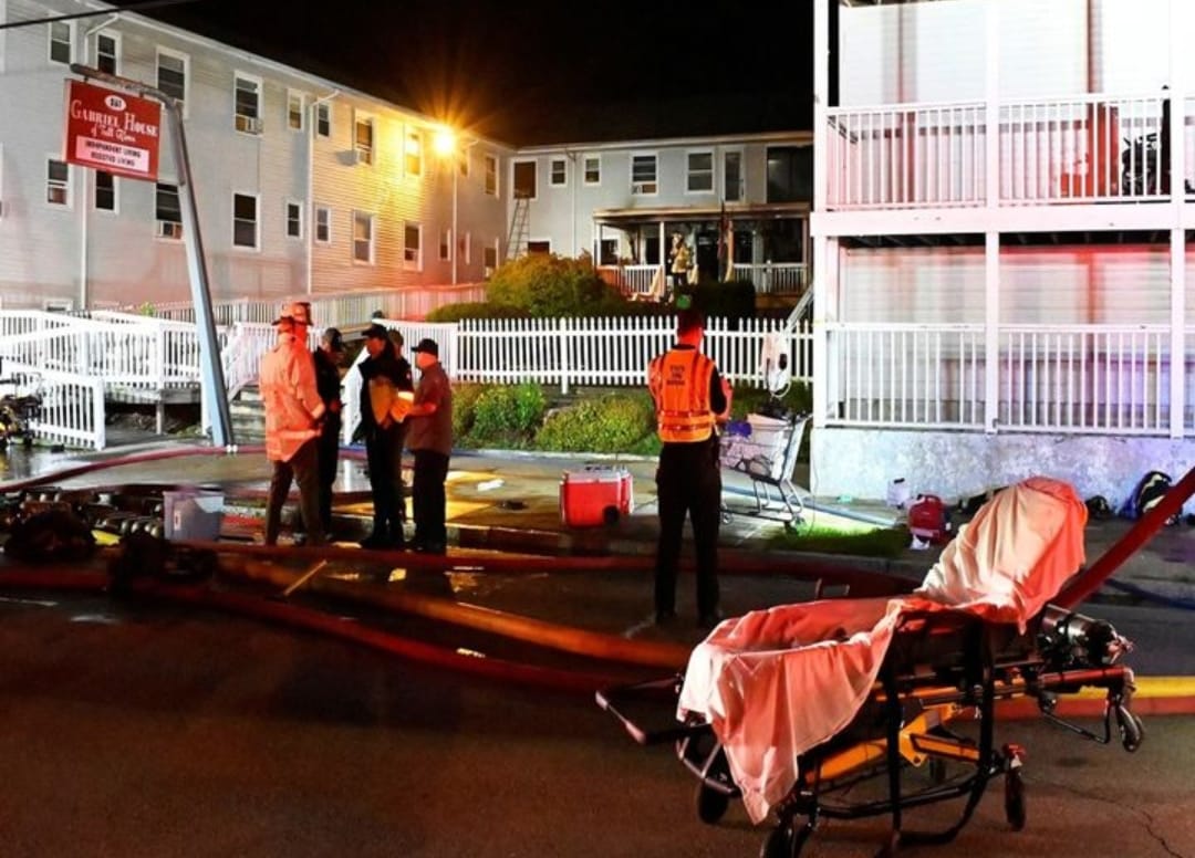 వృద్ధాశ్రమంలో భారీ అగ్నిప్రమాదం.. 9 మంది మృతి