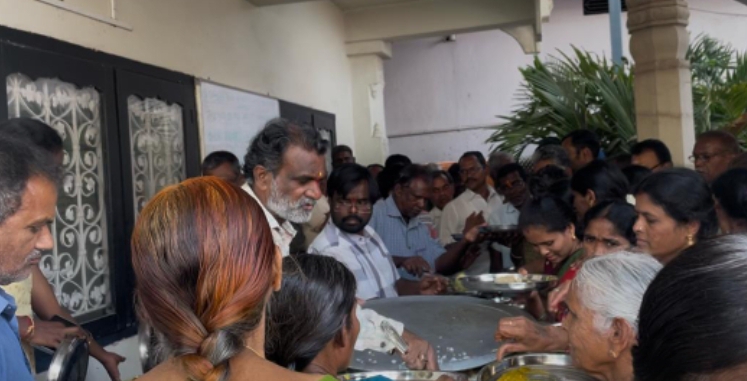 కామారెడ్డి : శ్రీ సర్వదేవ పరంజ్యోతి భగవతి  ఆలయంలో అన్నప్రసాద విఠరణ