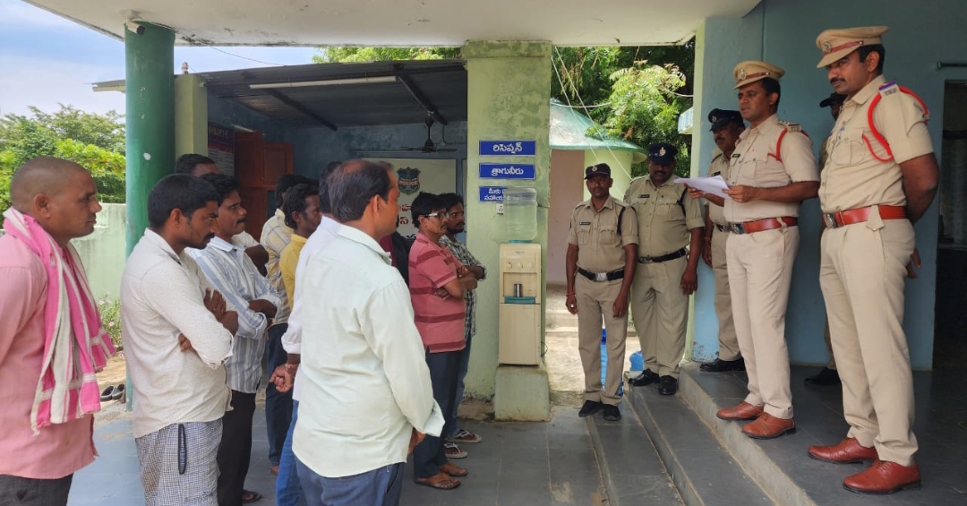 రౌడీ షీటర్స్ కి కౌన్సిలింగ్ నిర్వహించిన తొర్రురు CI T సంజీవ్, SI సతీష్