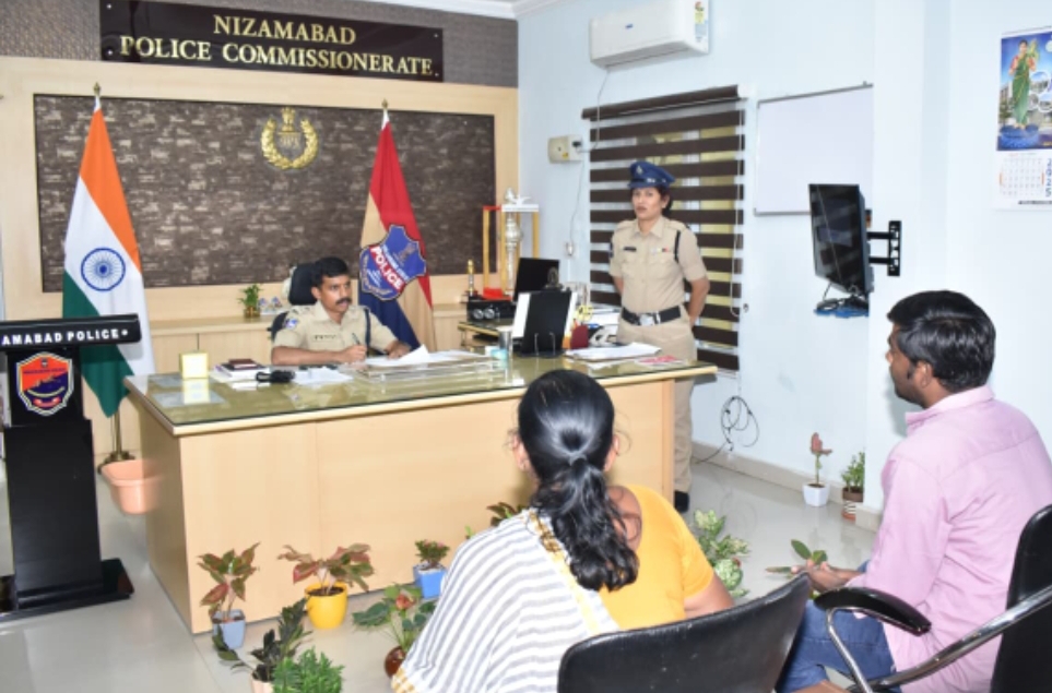 పోలీస్ శాఖ ఆధ్వర్యంలో నిర్వహించిన ప్రజావాణి  కార్యక్రమంలో ఫిర్యాదిదారుల  నుండి  20 ఫిర్యాదులను స్వీకరించిన సిపి సాయి చైతన్య