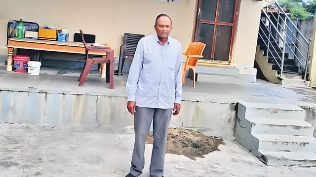 కొడుకు పట్టించుకోవడం లేదని 3 ఎకరాల భూమిని ప్రభుత్వానికి అప్పగించిన తండ్రి