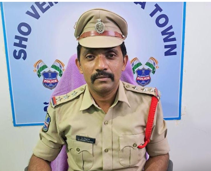 పోలీసు అధికారి విధులకు ఆటంకం కలిగిస్తూ గాయపర్చిన వ్యక్తులకి జైలు, జరిమాన.