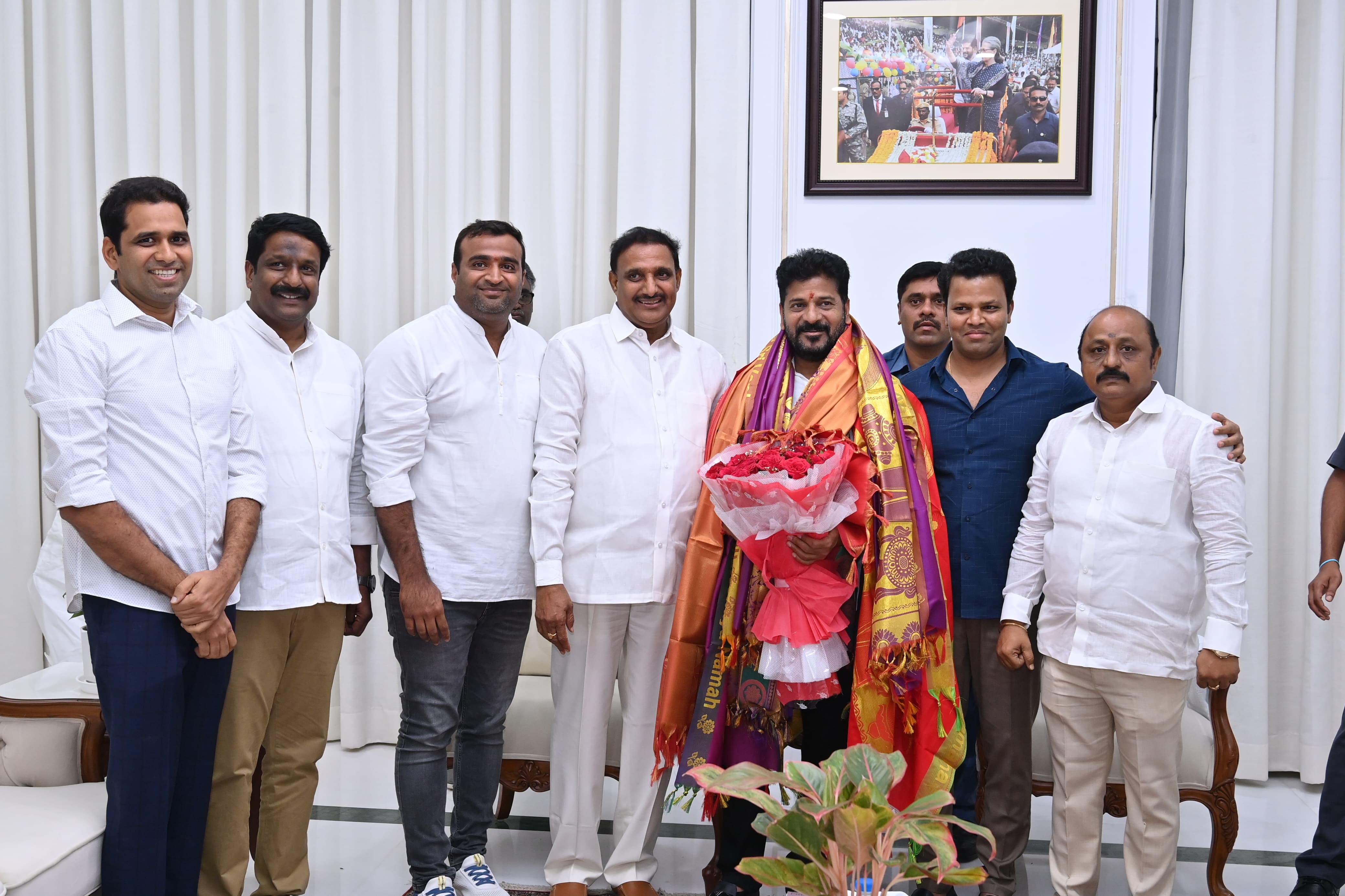 సిఎం రేవంత్ రెడ్డి ని కలిసిన ప్రజా పద్దుల కమిటీ చైర్మన్ ఆరెకపూడి గాంధీ