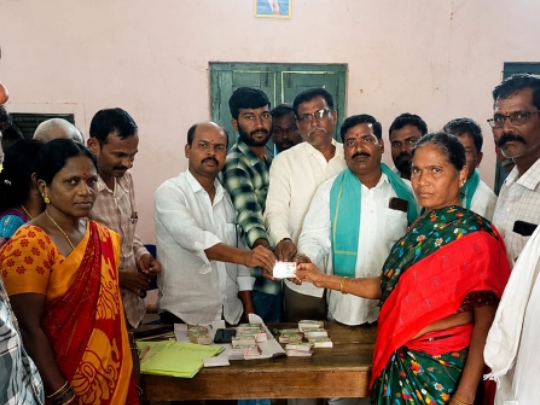 Daily Bharat కామారెడ్డి : స్మార్ట్ రేషన్ కార్డ్స్ పంపిణీ 