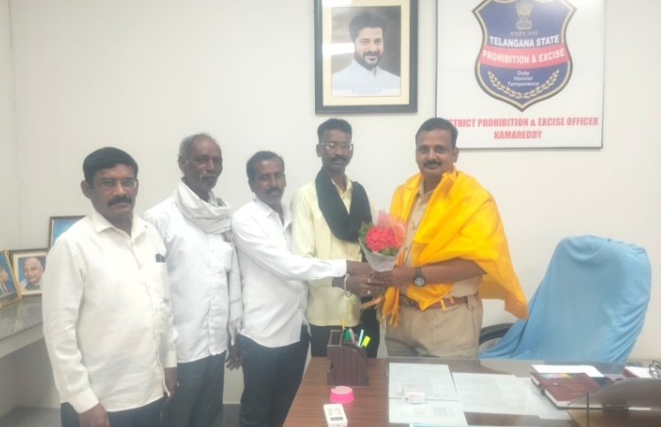 Daily Bharat ఎక్సైజ్ సూపర్డెంట్ ను మర్యాదపూర్వకంగా కలిసిన ఎమ్మార్పీఎస్ రాష్ట్ర ఉపాధ్యక్షులు R భాగయ్య 