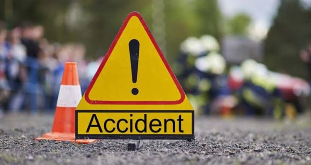 వేములవాడలో కారు బీభత్సం.. ఇద్దరు దుర్మరణం