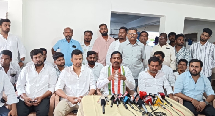 అమాయక ప్రజలను తప్పుడు మాటలతో కాంగ్రెస్ ప్రభుత్వం పై కుట్ర పన్నె ప్రయత్నం చేయడం సిగ్గుచేటు