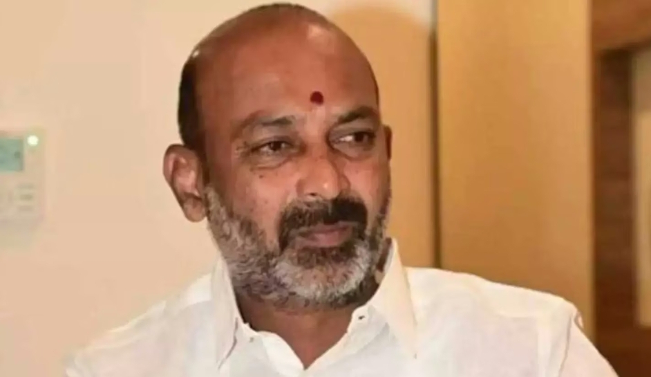 బండి సంజయ్ పై నాన్ బెయిలబుల్ వారెంట్ జారీ