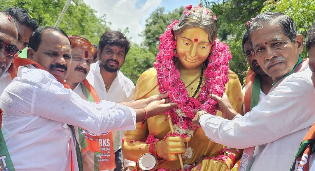 కవియిత్రి మొల్ల స్వతంత్ర భావాలే మనకు ఆదర్శం : ఎమ్మెల్యే వీర్లపల్లి శంకర్