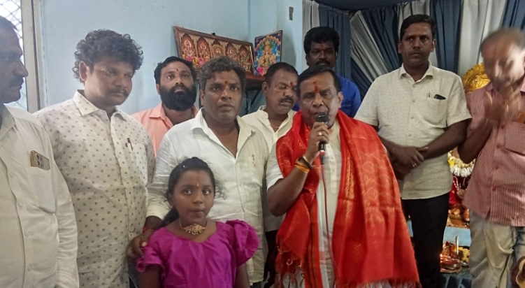 ఇందూరు ప్రెస్ క్లబ్ గణపతి వద్ద అర్బన్ ఎమ్మెల్యే ప్రత్యేక పూజలు