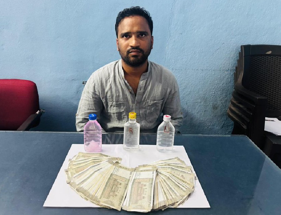 ఏసీబీకి చిక్కిన నీటిపారుదల శాఖ అధికారి