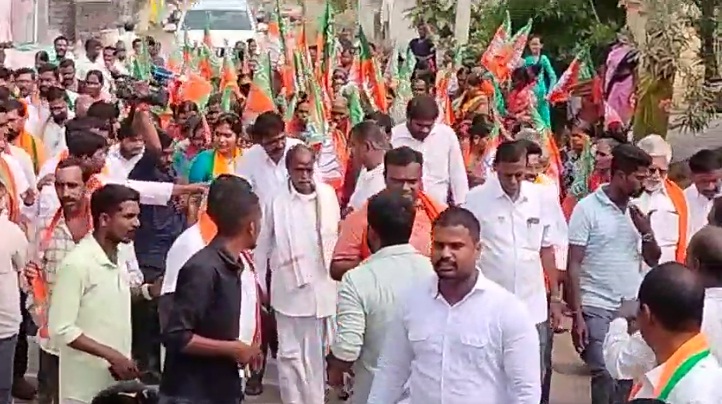 ప్రజా ఆశీర్వాద పాదయాత్ర ప్రారంభించిన రాణి రుద్రమదేవి