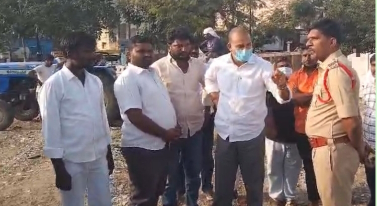 ప్రభుత్వ విప్, ఎమ్మెల్యే పై పోలీస్ కేసు