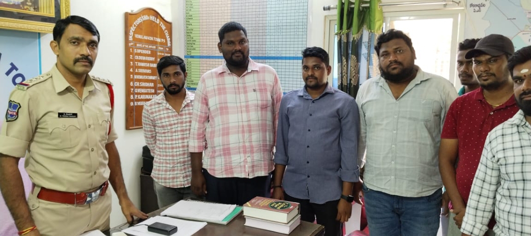 డీజే నిర్వాహకులకు వేములవాడ పట్టణ సీఐ వీర ప్రసాద్ హెచ్చరిక